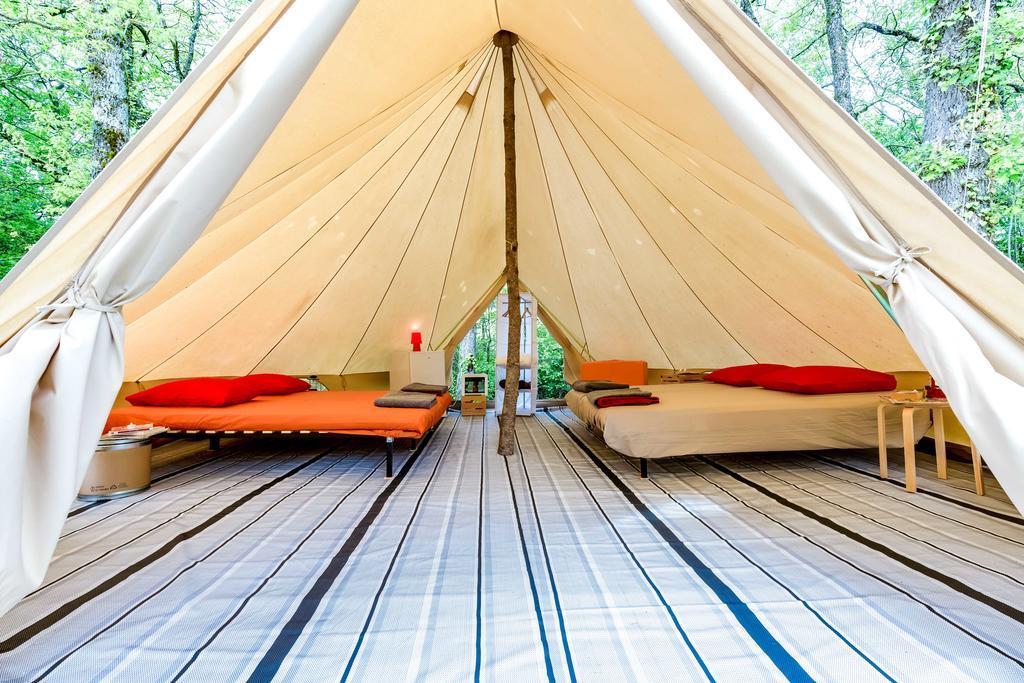 Отель Atypik Nomad Recoubeau-Jansac Экстерьер фото